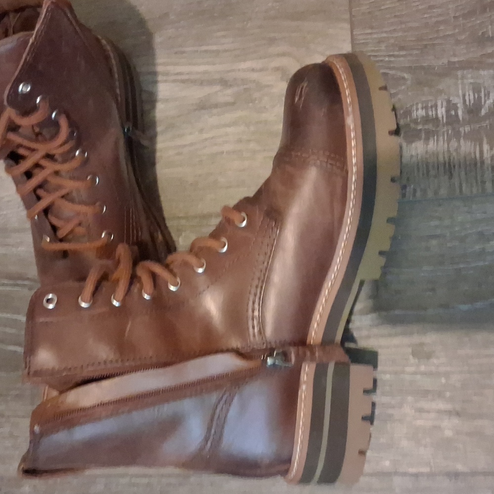 Clarks - Picture 7 of 9